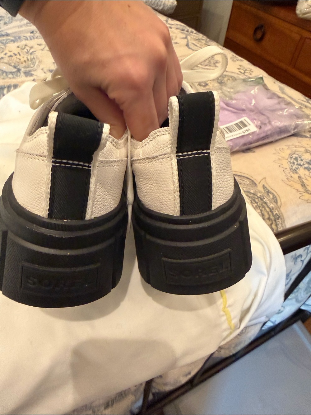 Sorel BNIB Women’s White Low-Top Sneakers with Black Soles. Waterproof. - Picture 3 of 7